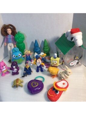 Vintage to modern toy lot Snoopy, Cabbage Patch Kids, gnomes, Care Bears